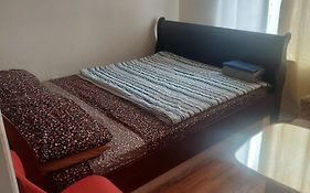 Crystal Room 1 Guest House Near 12Mins To Ewr Airport / Prudential / Njit / Penn Station