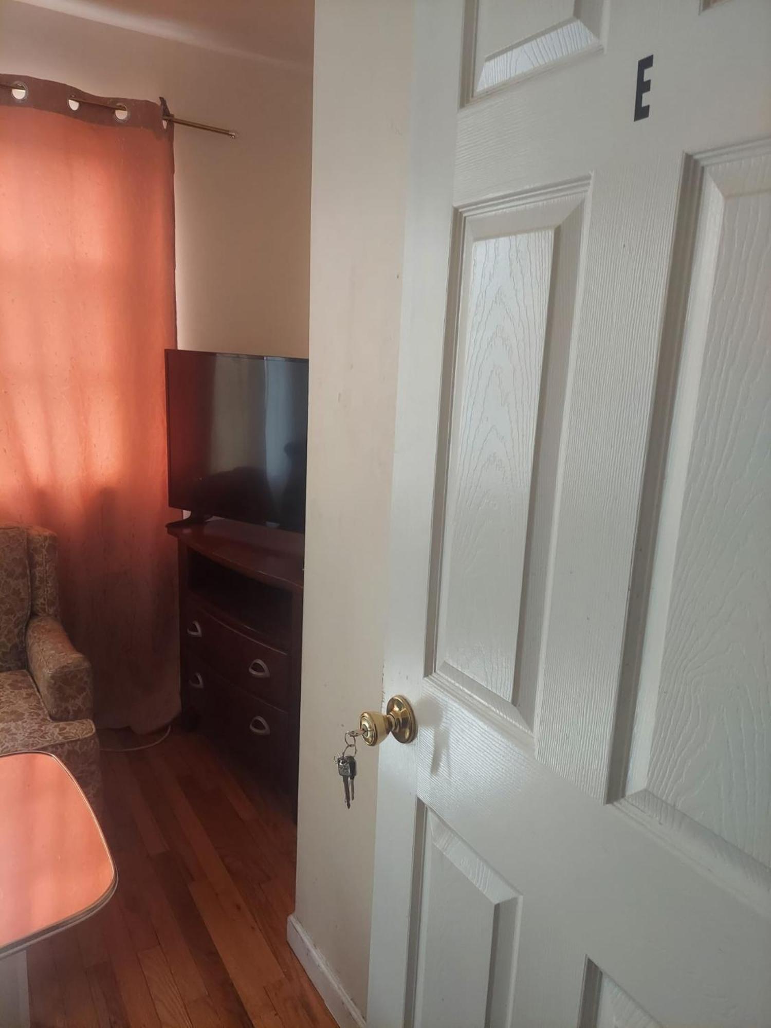 Crystal Room 1 Guest House Near 12Mins To Ewr Airport / Prudential / Njit / Penn Station Newark Exterior photo