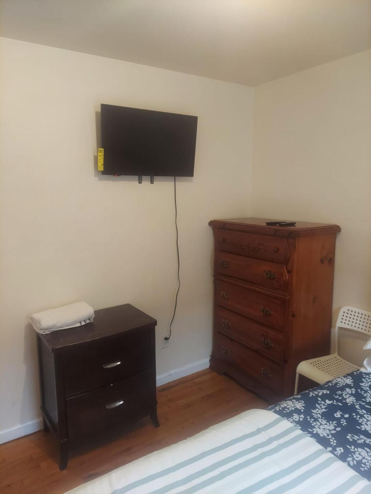Crystal Room 1 Guest House Near 12Mins To Ewr Airport / Prudential / Njit / Penn Station Newark Exterior photo